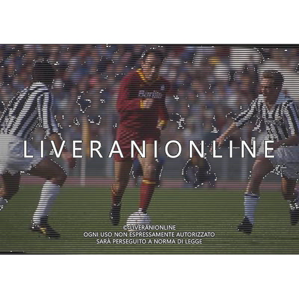 RETROSPETTIVA FRANCESCO GRAZIANI CALCIATORE NELLA FOTO FRANCESCO GRAZIANI CON LA MAGLIA DELLA ROMA AG ALDO LIVERANI SAS