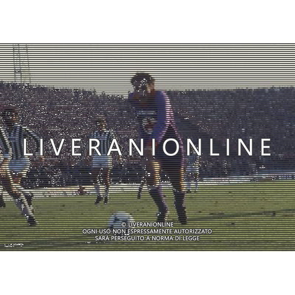 RETROSPETTIVA FRANCESCO GRAZIANI CALCIATORE NELLA FOTO FRANCESCO GRAZIANI CON LA MAGLIA DELLA FIORENTINA AG ALDO LIVERANI SAS
