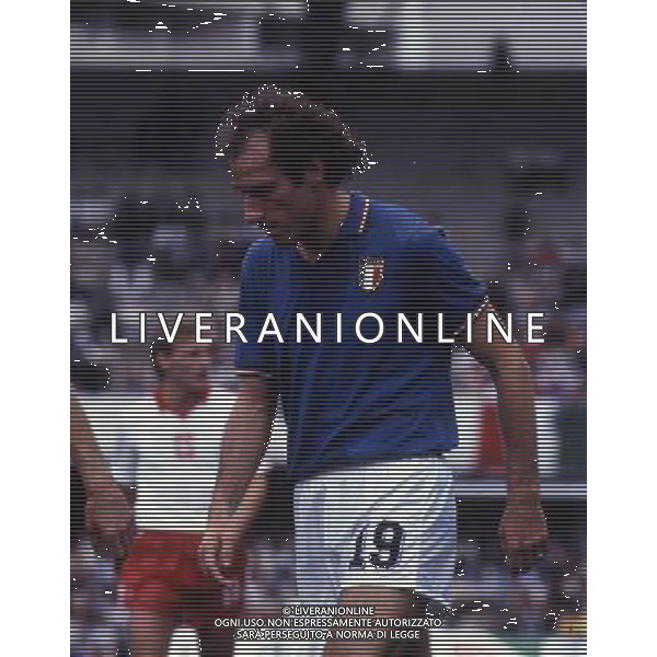 RETROSPETTIVA FRANCESCO GRAZIANI CALCIATORE NELLA FOTO FRANCESCO GRAZIANI CON LA MAGLIA DELLA NAZIONALE ITALIANA AG ALDO LIVERANI SAS