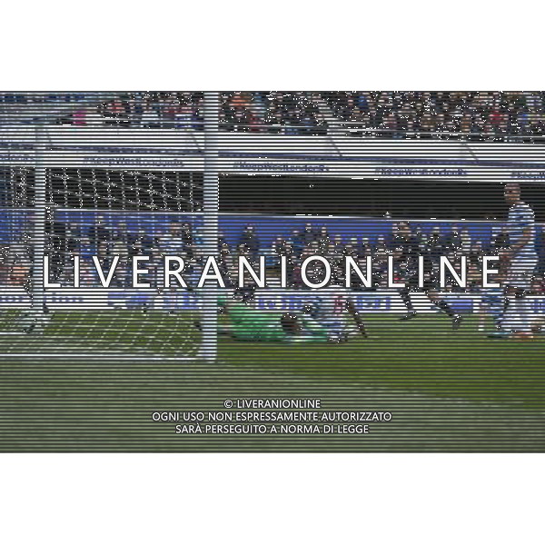 Everton\'s Aaron Lennon scores his sides second goal to make the score 1-2 Photographer Craig Mercer/CameraSport Football - Barclays Premiership - Queens Park Rangers v Everton - Sunday 22nd March - Loftus Road - London © CameraSport - 43 Linden Ave. Countesthorpe. Leicester. England. LE8 5PG - Tel: +44 (0) 116 277 4147 - admin@camerasport.com - www.camerasport.com AG ALDO LIVERANI SAS ONLY ITALY