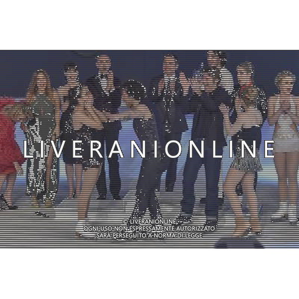 Roma - 21/03/2015 - Studi Rai Nomentano - La finale della trasmissione TV \' Notti sul ghiaccio \' - nella foto: Giorgio Rocca e Eve Bentley vincono la terza edizione di Notti sul ghiaccio / Ph. Fabrizio Corradetti - Ag. Aldo Liverani sas