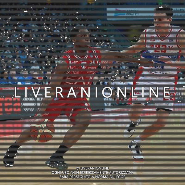 Consultinvest Pesaro vs EA7 Emporio Armani Milano, Campionato Lega Basket serie A1, 22 marzo 2015 nella foto Joe Regland marcato da Nicholas Crow ©Zamagni/AGENZIA ALDO LIVERANI SAS