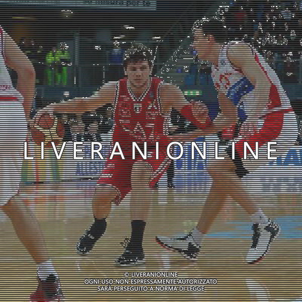 Consultinvest Pesaro vs EA7 Emporio Armani Milano, Campionato Lega Basket serie A1, 22 marzo 2015 nella foto Alessandro Gentile mentre passa la difesa della Consultinvest ©Zamagni/AGENZIA ALDO LIVERANI SAS