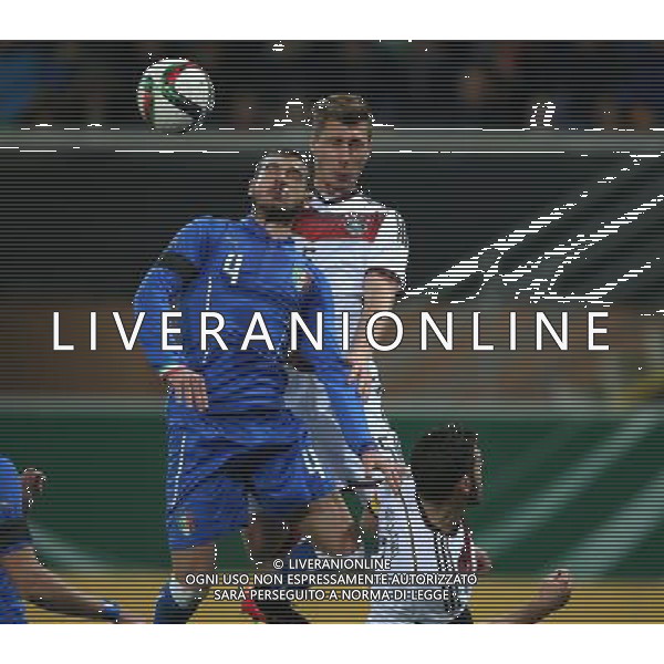 firo Fu§ball,Fussball, 27.03.2015 LŠnderspiel Nationalmannschaft, Saison U 23 Deutschland - Italien . Zweikampf Stefano Sturaro gegen Willi Orban $worldrightsEs gelten unsere AGB, einsehbar auf www.firosportphoto.de copyright by firo sportphoto: /AGENZIA ALDO LIVERANI SAS - ITALY ONLY - EDITORIAL USE ONLY - GERMANIA - ITALIA UNDER 21