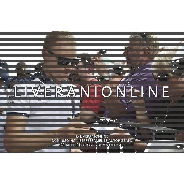 Valtteri Bottas (FIN) Williams signs autographs for the fans. 28.03.2015. Formula 1 World Championship, Rd 2, Malaysian Grand Prix, Sepang, Malaysia, Saturday. - www.xpbimages.com, EMail: requests@xpbimages.com - copy of publication required for printed pictures. Every used picture is fee-liable. Â© Copyright: Price / XPB Images/ONLY ITALY/Agenzia Aldo Liverani s.a.s.