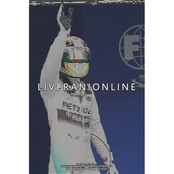 Lewis Hamilton (GBR) Mercedes AMG F1 gets pole position. 28.03.2015. Formula 1 World Championship, Rd 2, Malaysian Grand Prix, Sepang, Malaysia, Saturday. - www.xpbimages.com, EMail: requests@xpbimages.com - copy of publication required for printed pictures. Every used picture is fee-liable. Â© Copyright: Batchelor / XPB Images/ONLY ITALY/Agenzia Aldo Liverani s.a.s.