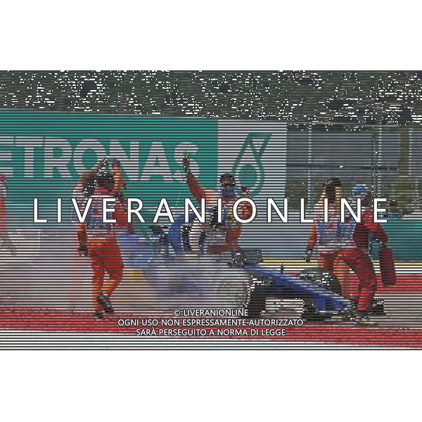 Marcus Ericsson (SWE) Sauber C34 retired from the race. 29.03.2015. Formula 1 World Championship, Rd 2, Malaysian Grand Prix, Sepang, Malaysia, Sunday. /AGENZIA ALDO LIVERANI SAS - ITALY ONLY - EDITORIAL USE ONLY - GP F1 MALESIA GARA 29 MARZO 2015