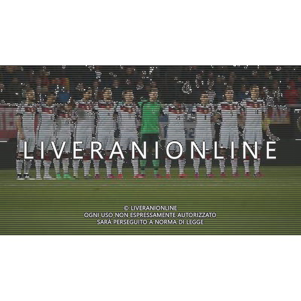 firo Fu§ball,Fussball, 25.03.2015 LŠnderspiel Nationalmannschaft: Freundschaftsspiel Deutschland - Australien Gedenkminute Schweigeminute fŸr die Toten des FlugzeugunglŸckes Absturz Germainwings von Barcelona-DŸsseldorf $worldrightsEs gelten unsere AGB, einsehbar auf www.firosportphoto.de copyright by firo sportphoto: /AGENZIA ALDO LIVERANI SAS - ITALY ONLY - EDITORIAL USE ONLY - germania australia