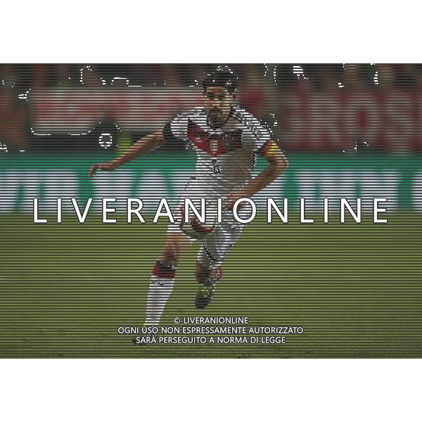 firo Fu§ball,Fussball, 25.03.2015 LŠnderspiel Nationalmannschaft: Freundschaftsspiel Deutschland - Australien 2:2 Einzelaktion Sami Khedira mit KapitŠnsbinde $worldrightsEs gelten unsere AGB, einsehbar auf www.firosportphoto.de copyright by firo sportphoto: /AGENZIA ALDO LIVERANI SAS - ITALY ONLY - EDITORIAL USE ONLY - germania australia