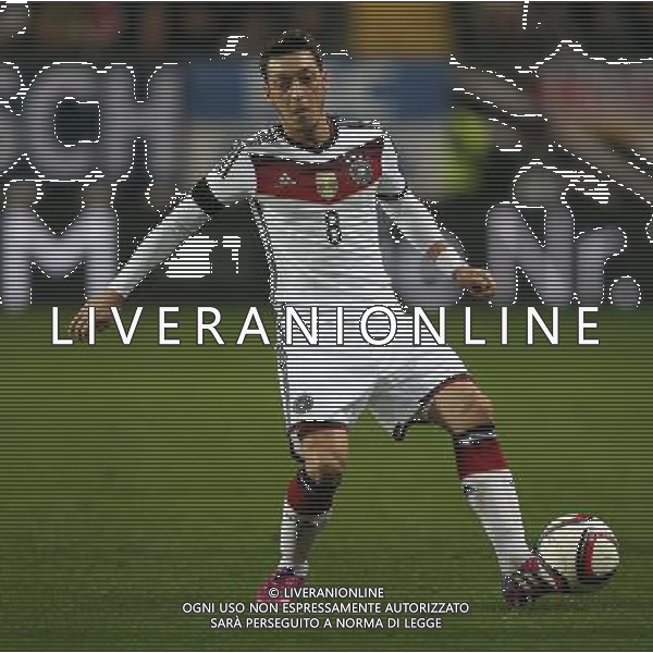 firo Fu§ball, Fussball, 25.03.2015 LŠnderspiel, Freundschaftsspiel, Testspiel Saison 2015/2016, Nati, Deutsche Nationalmannschaft Deutschland, GER - Australien, AUS 2:2 GER Mesut …zil Oezil, Einzelaktion $worldrights Es gelten unsere AGB, einsehbar auf www.firosportphoto.de copyright by firo sportphoto: /AGENZIA ALDO LIVERANI SAS - ITALY ONLY - EDITORIAL USE ONLY - germania australia