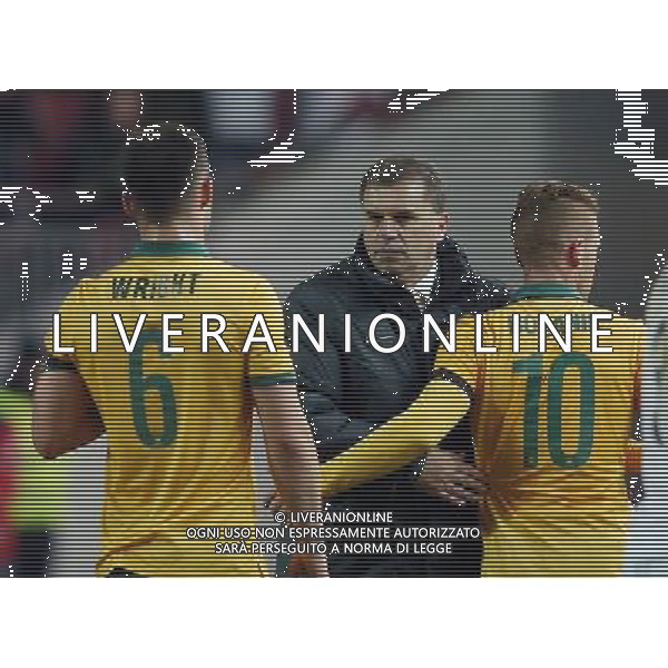 firo Fu§ball, Fussball, 25.03.2015 LŠnderspiel, Freundschaftsspiel, Testspiel Saison 2015/2016, Nati, Deutsche Nationalmannschaft Deutschland, GER - Australien, AUS 2:2 AUS Trainer Coach Ange Postecoglou, AUS Oliver Bozanic, AUS Bailey Wright, Gestik, Geste $worldrights Es gelten unsere AGB, einsehbar auf www.firosportphoto.de copyright by firo sportphoto: /AGENZIA ALDO LIVERANI SAS - ITALY ONLY - EDITORIAL USE ONLY - germania australia