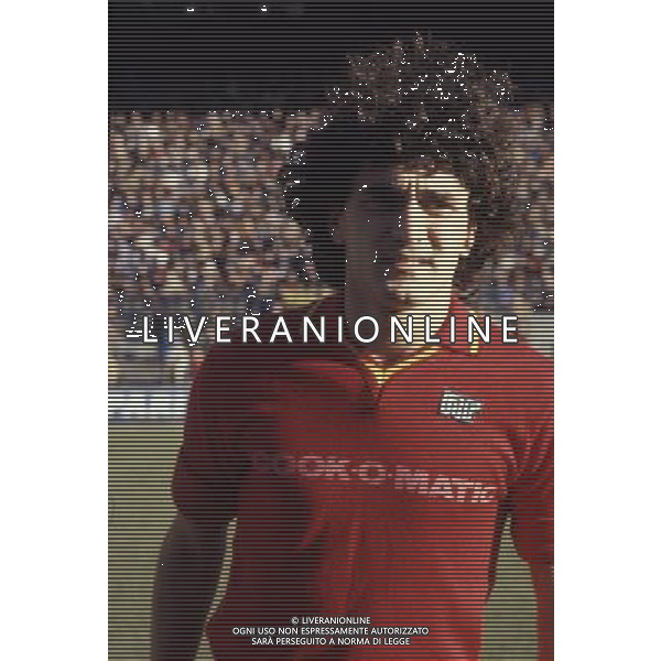 RETROSPETTIVA ANTONIO SABATO CALCIATORE NELLA FOTO SABATO ANTONIO CON LA MAGLIA DEL CATANZARO AG ALDO LIVERANI SAS