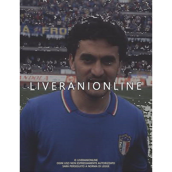 RETROSPETTIVA ANTONIO SABATO CALCIATORE NELLA FOTO SABATO ANTONIO CON LA MAGLIA DELLA NAZIONALE ITALIANA AG ALDO LIVERANI SAS