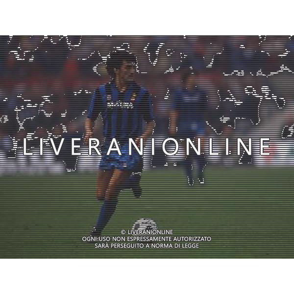 RETROSPETTIVA ANTONIO SABATO CALCIATORE NELLA FOTO SABATO ANTONIO CON LA MAGLIA DELL\'INTER AG ALDO LIVERANI SAS