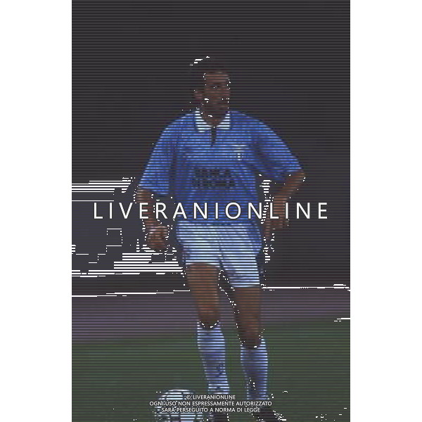 RETROSPETTIVA ARMANDO MADONNA CALCIATORE NELLA FOTO ARMANDO MADONNA CON LA MAGLIA DELLA LAZIO AG ALDO LIVERANI SAS