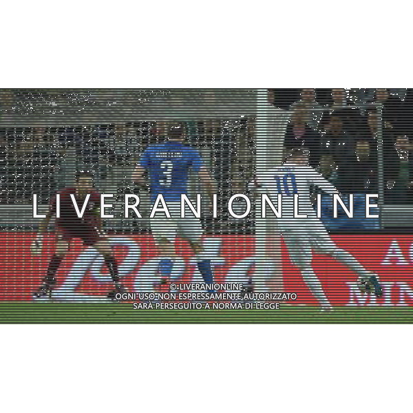 Amichevole Torino - 31.03.2015 Italia-Inghilterra Nella Foto:occasione rooney parata da buffon /Ph.Vitez-Ag. Aldo Liverani