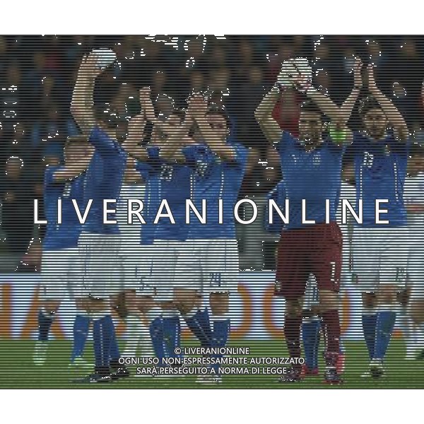 Amichevole Torino - 31.03.2015 Italia-Inghilterra Nella Foto:buffon e i giocatori dell\'italia salutano i tifosi /Ph.Vitez-Ag. Aldo Liverani