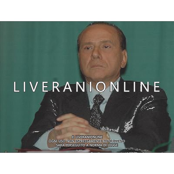 milano 22/01/05 via copernico ist salesiani incontro scuola genitori il volontariato un percorso significativo per l educazione dei giovani intervengono berlusconi e giovanardi nella foto berlusconi silvio foto azzari ag liverani