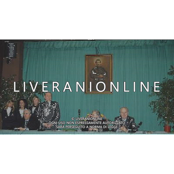 milano 22/01/05 via copernico ist salesiani incontro scuola genitori il volontariato un percorso significativo per l educazione dei giovani intervengono berlusconi e giovanardi nella foto giovanardi berlusconi e don angelo foto azzari ag liverani