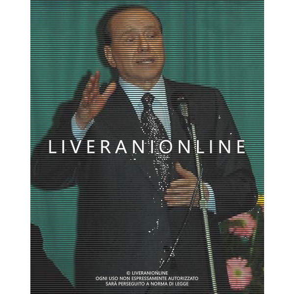 milano 22/01/05 via copernico ist salesiani incontro scuola genitori il volontariato un percorso significativo per l educazione dei giovani intervengono berlusconi e giovanardi nella foto berlusconi silvio foto azzari ag liverani