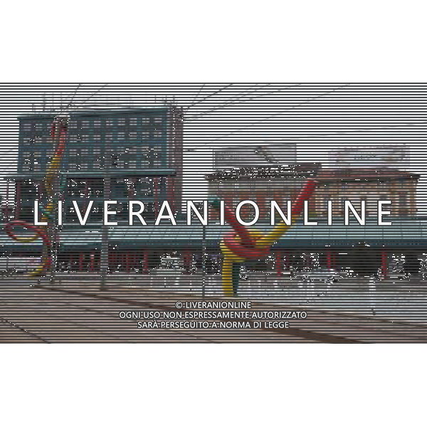 Milano Situazioni Milano - 03.04.2015 Nella Foto:Piazza Cadorna, Stazione Cadorna La Triennale, Scultura Ago Filo e Nodo /Ph.Vitez-Ag. Aldo Liverani