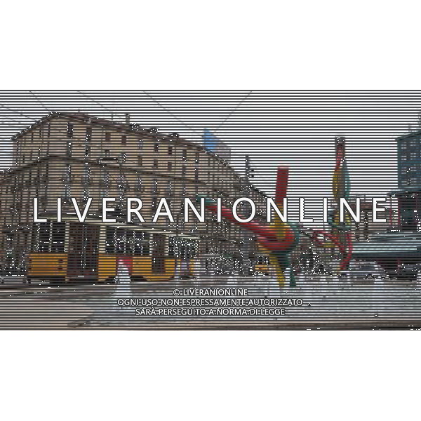 Milano Situazioni Milano - 03.04.2015 Nella Foto:Piazza Cadorna, Stazione Cadorna La Triennale, Scultura Ago Filo e Nodo /Ph.Vitez-Ag. Aldo Liverani