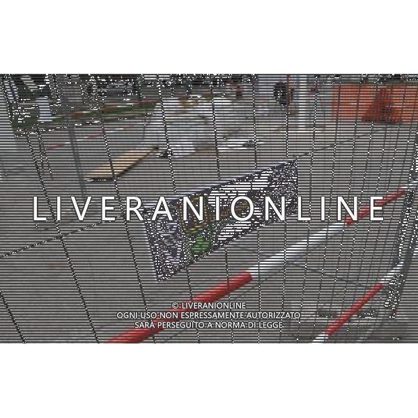 Milano Situazioni Milano - 03.04.2015 Nella Foto:Nuova Installazione per la rete WIFI EXPO 2015 #NEVICATA 14 in Piazza Castello Sforzesco /Ph.Vitez-Ag. Aldo Liverani