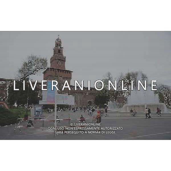 Milano Situazioni Milano - 03.04.2015 Nella Foto:Nuova Installazione per la rete WIFI EXPO 2015 #NEVICATA 14 in Piazza Castello Sforzesco /Ph.Vitez-Ag. Aldo Liverani