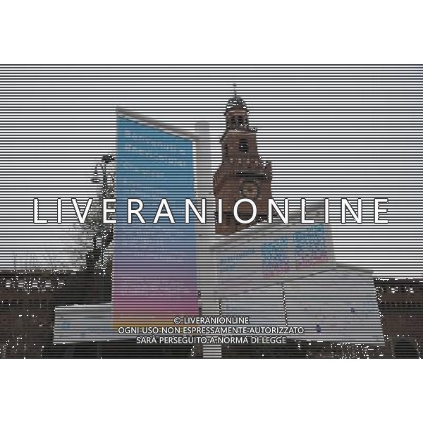 Milano Situazioni Milano - 03.04.2015 Nella Foto:Nuova Installazione per la rete WIFI EXPO 2015 #NEVICATA 14 in Piazza Castello Sforzesco /Ph.Vitez-Ag. Aldo Liverani