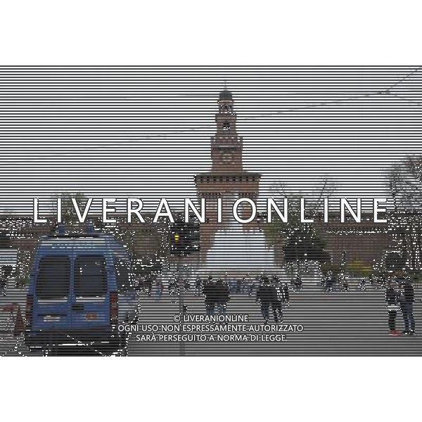 Milano Situazioni Milano - 03.04.2015 Nella Foto:Polizia in Piazza Castello Sforzesco /Ph.Vitez-Ag. Aldo Liverani