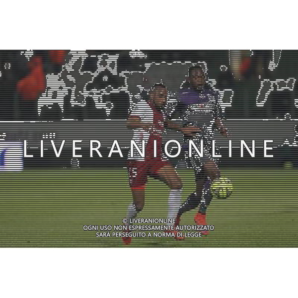 Romain METANIRE / Tongo hamed DOUMBIA - 04.04.2015 - Metz / Toulouse - 31eme journee de Ligue 1 Photo : Fred Marvaux / Icon Sport AG ALDO LIVERANI SAS ONLY ITALY