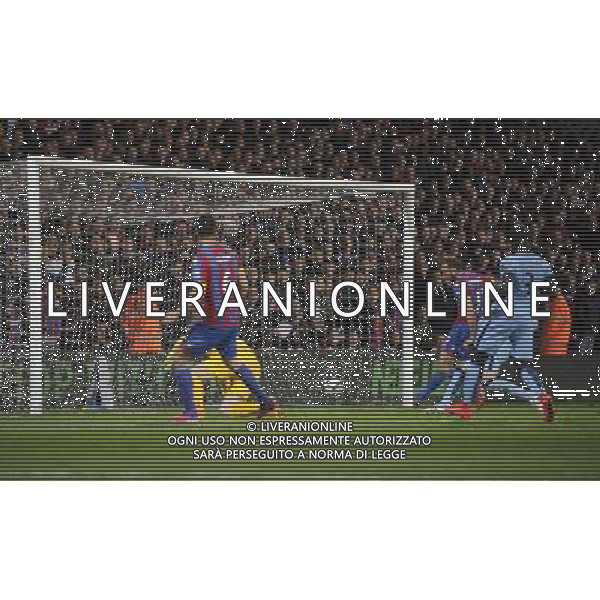 Crystal Palace\'s Glenn Murray scores the opening goal Photographer Ashley Western/CameraSport Football - Barclays Premiership - Crystal Palace v Manchester City - Monday 6th April 2015 - Selhurst Park - London © CameraSport - 43 Linden Ave. Countesthorpe. Leicester. England. LE8 5PG - Tel: +44 (0) 116 277 4147 - admin@camerasport.com - www.camerasport.com AG ALDO LIVERANI SAS ONLY ITALY