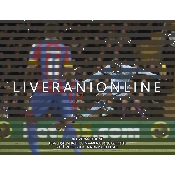 Manchester City\'s Yaya Toure scores his sides first goal to make the score 2-1 Photographer Ashley Western/CameraSport Football - Barclays Premiership - Crystal Palace v Manchester City - Monday 6th April 2015 - Selhurst Park - London © CameraSport - 43 Linden Ave. Countesthorpe. Leicester. England. LE8 5PG - Tel: +44 (0) 116 277 4147 - admin@camerasport.com - www.camerasport.com AG ALDO LIVERANI SAS ONLY ITALY