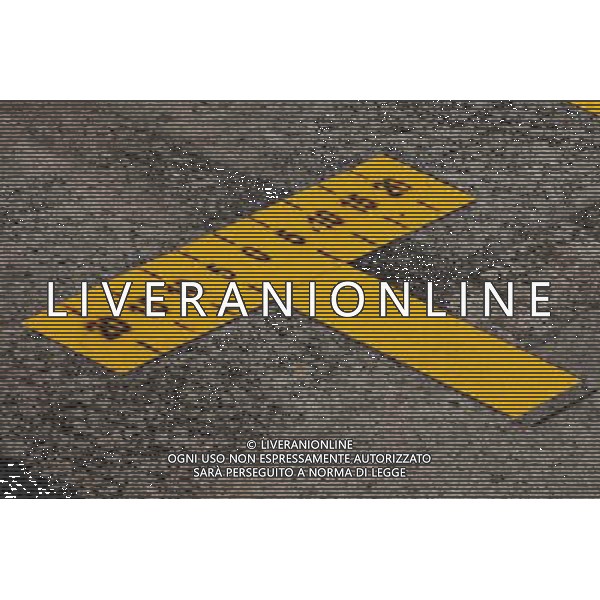 Pit markings. 09.04.2015. Formula 1 World Championship, Rd 3, Chinese Grand Prix, Shanghai, China, Preparation Day. /Agenzia Aldo Liverani sas - ITALY ONLY - EDITORIAL USE ONLY - GP F1 CINA