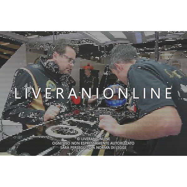 Jolyon Palmer (GBR), Lotus F1 Team and Julien Simon-Chautemps (FRA) Lotus F1 Team Race Engineer 09.04.2015. Formula 1 World Championship, Rd 3, Chinese Grand Prix, Shanghai, China, Preparation Day. /Agenzia Aldo Liverani sas - ITALY ONLY - EDITORIAL USE ONLY - GP F1 CINA