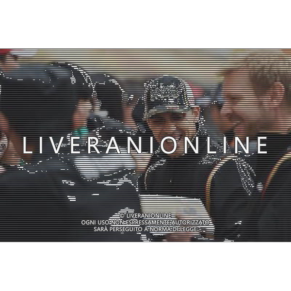 Pastor Maldonado (VEN) Lotus F1 Team signs autographs for the fans. 09.04.2015. Formula 1 World Championship, Rd 3, Chinese Grand Prix, Shanghai, China, Preparation Day. /Agenzia Aldo Liverani sas - ITALY ONLY - EDITORIAL USE ONLY - GP F1 CINA