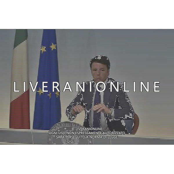 Conferenza in sala stampa del Premier Matteo Renzi a Palazzo Chigi Roma 09 aprile 2015 ©Corradetti/Agenzia Aldo Liverani sas