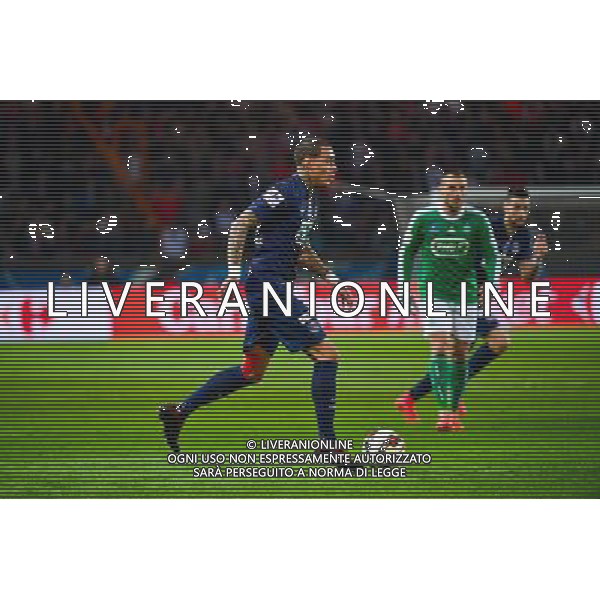 Gregory VAN DER WIEL - 08.04.2015 - Paris Saint Germain / Saint Etienne - 1/2Finale Coupe de France Photo : WinterPress / Icon Sport AG ALDO LIVERANI SAS ONLY ITALY
