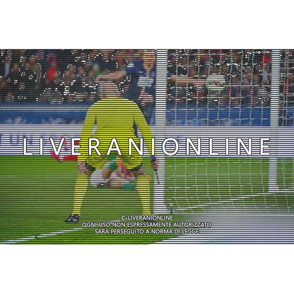Illustration Arbitre de surface - 08.04.2015 - Paris Saint Germain / Saint Etienne - 1/2Finale Coupe de France Photo : WinterPress / Icon Sport AG ALDO LIVERANI SAS ONLY ITALY