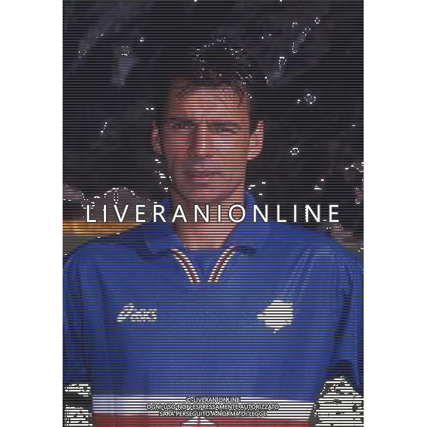 RETROSPETTIVA SANDRO TOVALIERI CALCIATORE NELLA FOTO SANDRO TOVALIERI CON LA MAGLIA DELLA SAMPDORIA AG ALDO LIVERANI SAS