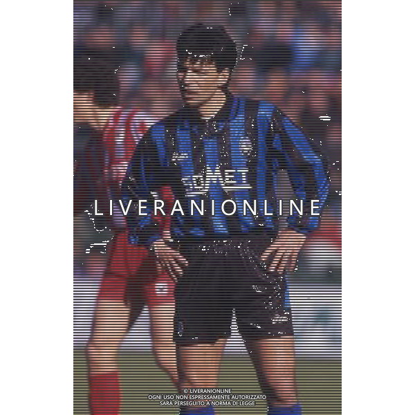 RETROSPETTIVA SANDRO TOVALIERI CALCIATORE NELLA FOTO SANDRO TOVALIERI CON LA MAGLIA DEL L\'ATALANTA AG ALDO LIVERANI SAS