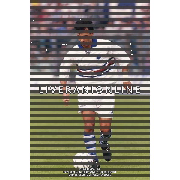 RETROSPETTIVA SANDRO TOVALIERI CALCIATORE NELLA FOTO SANDRO TOVALIERI CON LA MAGLIA DELLA SAMPDORIA AG ALDO LIVERANI SAS