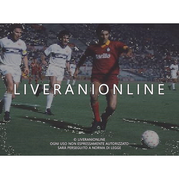 RETROSPETTIVA SANDRO TOVALIERI CALCIATORE NELLA FOTO SANDRO TOVALIERI CON LA MAGLIA DELLA ROMA AG ALDO LIVERANI SAS