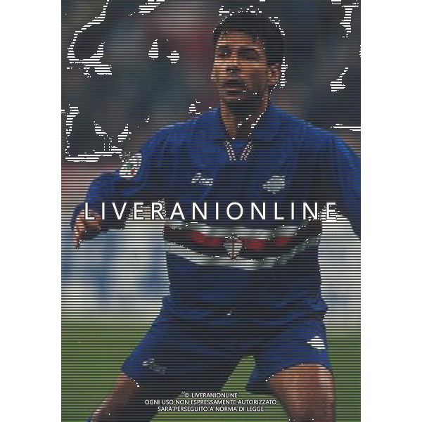 RETROSPETTIVA SANDRO TOVALIERI CALCIATORE NELLA FOTO SANDRO TOVALIERI CON LA MAGLIA DELLA SAMPDORIA AG ALDO LIVERANI SAS