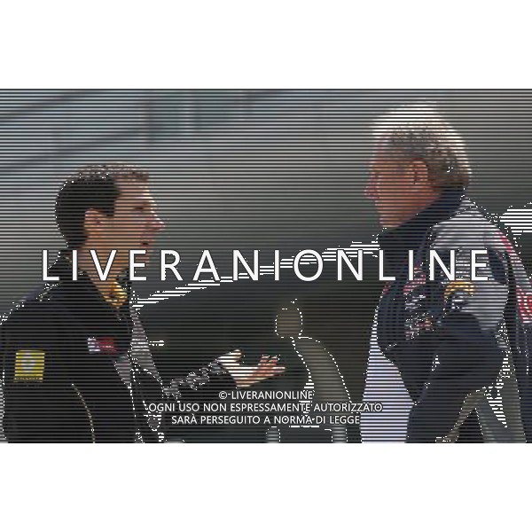 Remi Taffin (FRA) Renault Sport F1 Head of track operations and Dr Helmut Marko (AUT) Red Bull Motorsport Consultant 11.04.2015. Formula 1 World Championship, Rd 3, Chinese Grand Prix, Shanghai, China, Qualifying Day. AG ALDO LIVERANI SAS ONLY ITALY