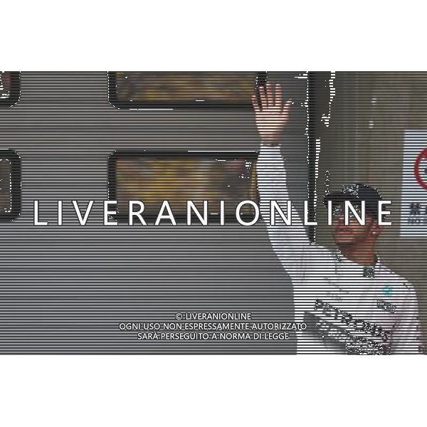 Pole for Lewis Hamilton (GBR) Mercedes AMG F1. 11.04.2015. Formula 1 World Championship, Rd 3, Chinese Grand Prix, Shanghai, China, Qualifying Day. AG ALDO LIVERANI SAS ONLY ITALY