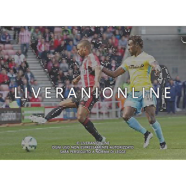 Sunderland\'s Jermain Defoe vies for possession with Crystal Palace\'s Pape N\'Diaye Souare Photographer Rich Linley/CameraSport Football - Barclays Premiership - Sunderland v Crystal Palace - Saturday 11th April 2015 - Sunderland Stadium of Light - Sunderland © CameraSport - 43 Linden Ave. Countesthorpe. Leicester. England. LE8 5PG - Tel: +44 (0) 116 277 4147 - admin@camerasport.com - www.camerasport.com AG ALDO LIVERANI SAS ONLY ITALY