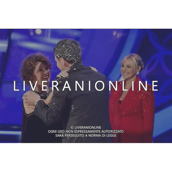 Roma - 11/04/2015 - Auditorium Rai - Prima puntata della trasmissione TV \' Senza parole \' condotta da Antonella Clerici - nella foto: Roberta Manfredi e Fabrizio Frizzi / Ph. Fabrizio Corradetti - Ag. Aldo Liverani sas
