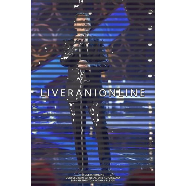 Roma - 11/04/2015 - Auditorium Rai - Prima puntata della trasmissione TV \' Senza parole \' condotta da Antonella Clerici - nella foto: Fabrizio Frizzi / Ph. Fabrizio Corradetti - Ag. Aldo Liverani sas