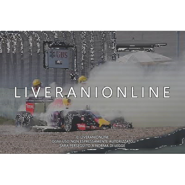 Daniil Kvyat (RUS) Red Bull Racing RB11 retired from the race with a blown engine. 12.04.2015. Formula 1 World Championship, Rd 3, Chinese Grand Prix, Shanghai, China, Race Day. 